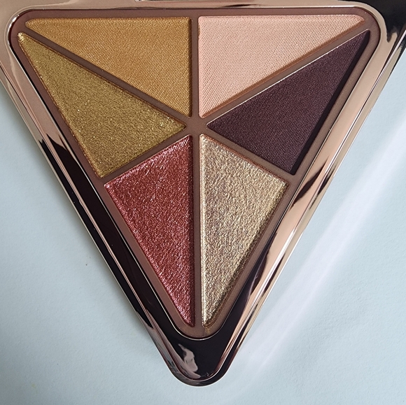 Lys Other - Lys Love Yourshelf Eyeshadow Pallette in Empowered